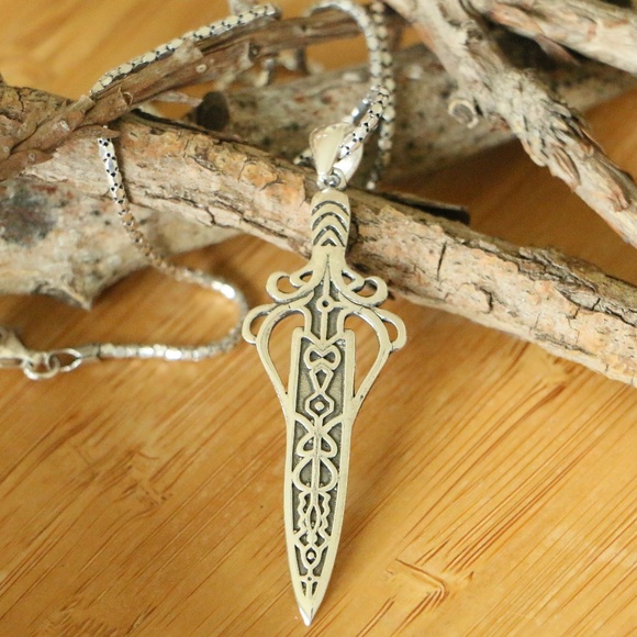925 Sterling Silver Decorated Sword men’s necklace - Picture 4 of 8
